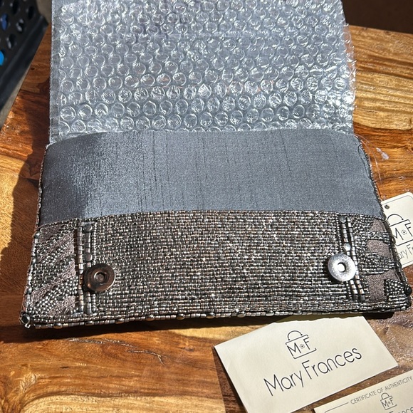 Mary Frances collectible Rainforest beaded clutch in pewter, new with tags - Picture 5 of 10